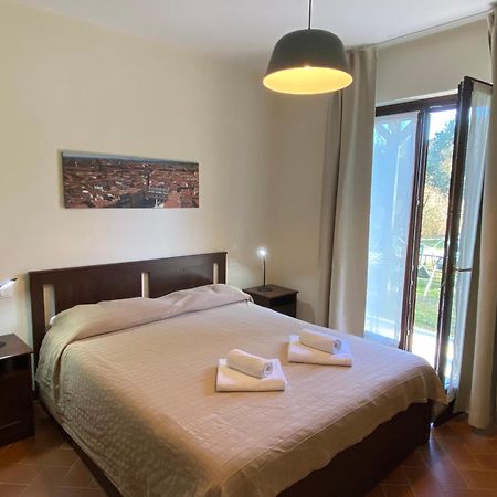 Apartamento Residenza Cipressi E Olivi Verona Exterior foto