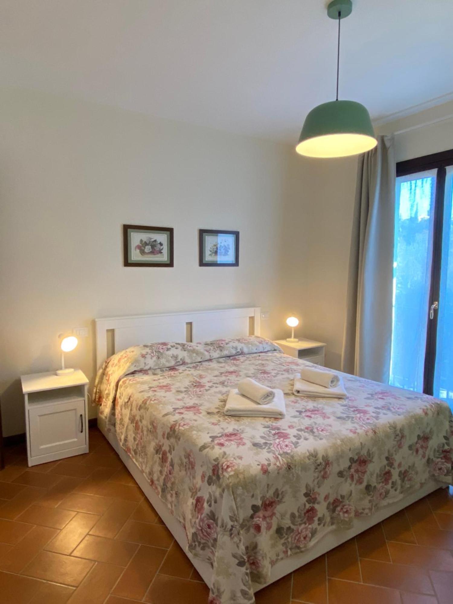 Apartamento Residenza Cipressi E Olivi Verona Exterior foto