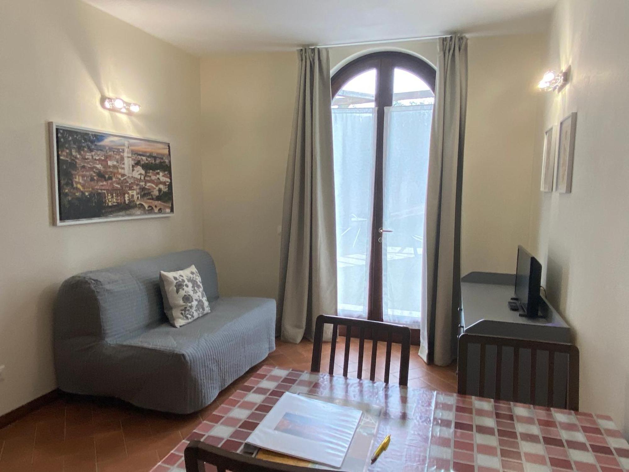 Apartamento Residenza Cipressi E Olivi Verona Exterior foto