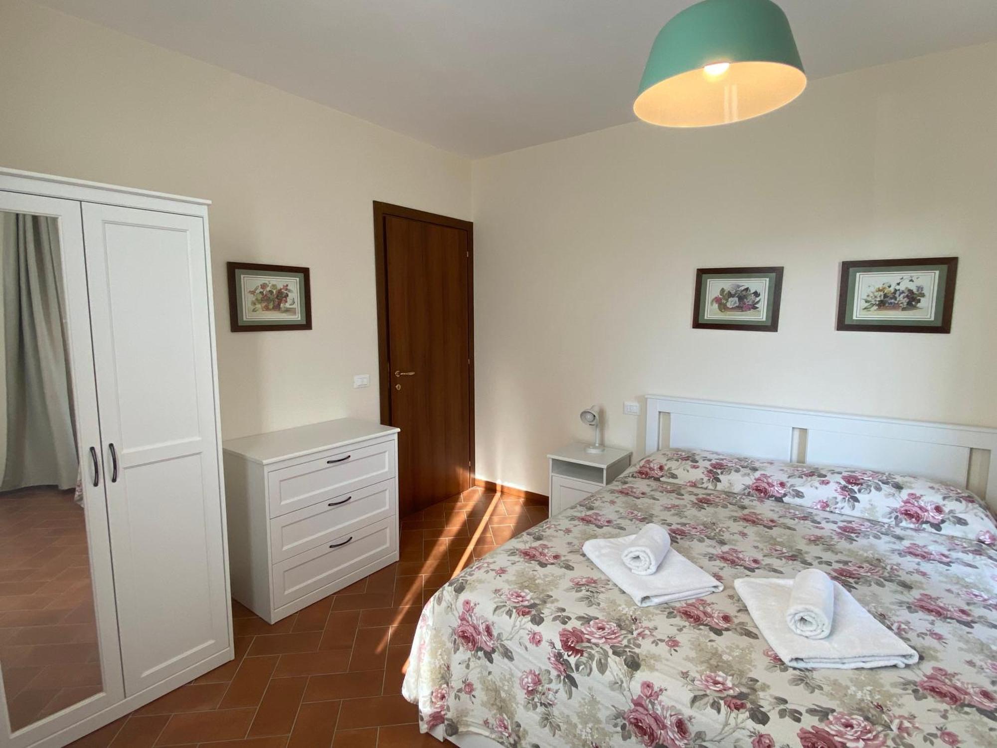 Apartamento Residenza Cipressi E Olivi Verona Exterior foto
